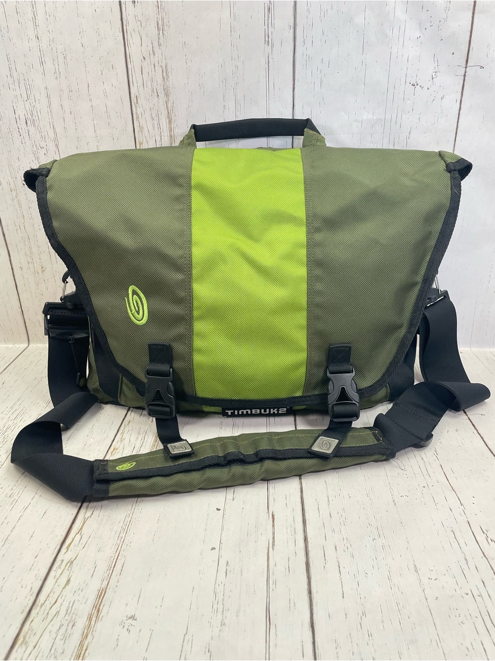 Timbuk2 Classic Messenger Bag Luggage Collection with Trolley Sleeve *Medium